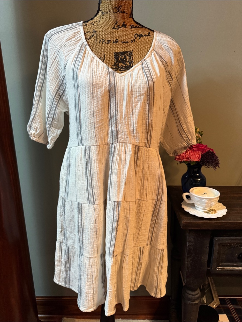 Women's Evereve Cream Striped Tiered Cotton Dress. Size small.